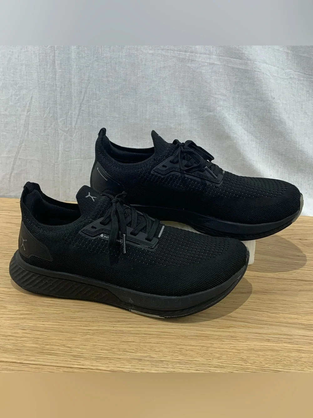 Flux Adapt Runner H2O Pro Stealth Black Barefoot Running Shoes Women’s Size 7